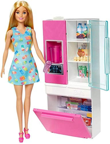 Barbie Mobilier Coffret poupée Blonde et sa Robe Motif Glaces, avec Un réfrigérateur et Son Distributeur d’Eau Fonctionnel, Jouet pour Enfant, GHL84, Multicolore