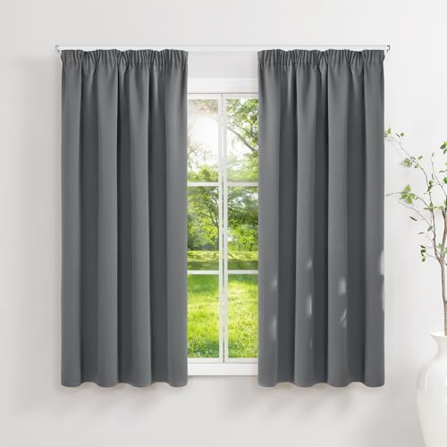 Runyéla Gardinen mit Kräuselband Vorhänge Blickdicht Hellgrau Verdunkelungsvorhänge 2er Set 160 x 140 (HxB) für Schienensystem, Thermovorhänge Kälteschutz Schiebegardinen für Wohnzimmer Curtain