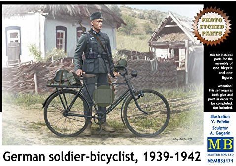 Masterbox 1:35 Scale German Soldier on Bike, 1939-1942 Figure
