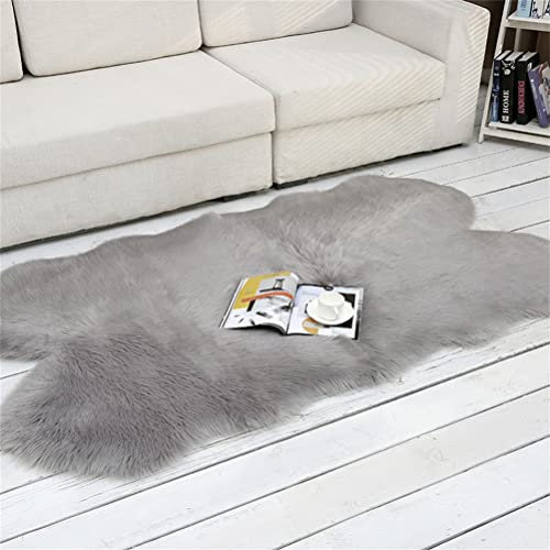 Tomifine Lammfell Schaffell Teppich Faux Fell Teppich Flauschig Kunstfell Teppiche Dekofell Unregelmäßig Bettvorleger Weiche Bodenmatte Sofa Matte (50 x 100 cm,Grau)