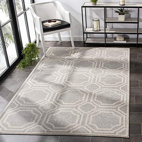 SAFAVIEH Amherst Collection Area Rug - 5'3 x 8', Light Grey & Ivory, Geometric Design, Non-Shedding & Easy Care, Ideal for High Traffic Areas in Living Room, Bedroom (AMT411B)