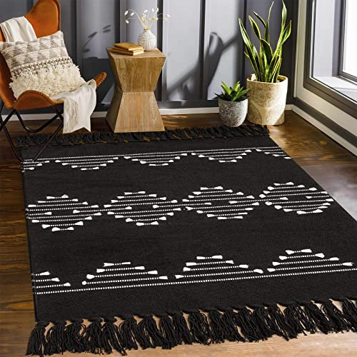 LINROMIA Kleiner Teppich 150 x 200 cm Vintage Boho Überwurf aus Baumwolle mit Quaste Waschbar Läufer Matten Nachttisch Haustür Eingang Wohnzimmer Badezimmer Bodenmatte Schwarz