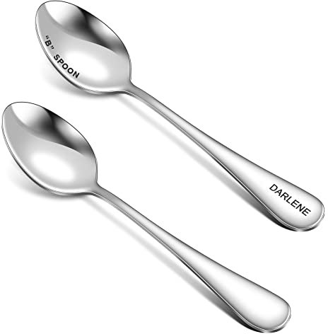 OXYEFEI Cubiertos Personalizados,Cucharas de Postre Acero Inox,Juego de Cuchara Sopera de 2 Piezas Vajilla de Regalo,Cucharas cafe acero inoxidable letterable (12.5cm-2 piezas)