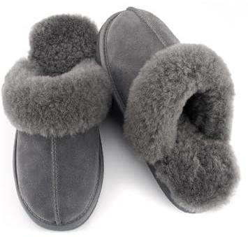 Damen & Herren Winter Hausschuhe aus Lammfell – Wärmende Schaffell Hausschuhe mit rutschfester Sohle, Veloursleder, Schaffellkragen – Für drinnen & draußen, Geschenkidee