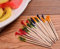 AILEXI 500 Cuentas De Sándwiches Con Bocaditos De Cóctel Palitos De Frutas Y Palillos De Dientes 6.5cm - Colores Surtidos