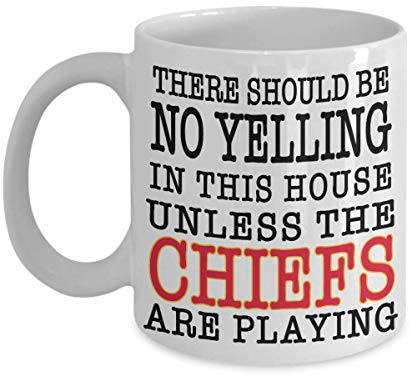 mmandiDESIGNS Chiefs Fan Game Day Kaffeetasse, wenn Sie aus Kansas City sind und Ihre Fußballmannschaft lieben, ist diese große Keramiktasse mit einem Fassungsvermögen von 425 ml oder kleiner, 325 ml