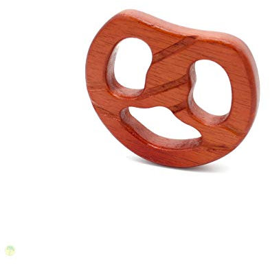 Kaufladenzubehör, Brezel handgeschnitzt aus Holz