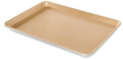 Nordic Ware Naturals Non-Stick Baker's Half Sheet Pan, Aluminium Baking Sheet with Superior Heat Conductivity, Premium Bakeware Made in the USA, Gold