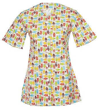 DINOZAVR Carla Blouse Medicale Femme - Tenue Infirmiere Professionnelle Imprimé Coloré, Manches Courtes, Col en V, 2 Poches Inférieures, 1 Poche Supérieure, Fermeture à Bouton - Hiboux L