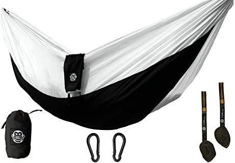 Monkey Swing Hängematte Ultraleicht inkl. Karabiner & Schwerlastgurten (bis 300 kg belastbar, 275 x 140 cm) – ideal für Camping, Outdoor, Trekking & als Reisehängematte (Schwarz/Weiss)