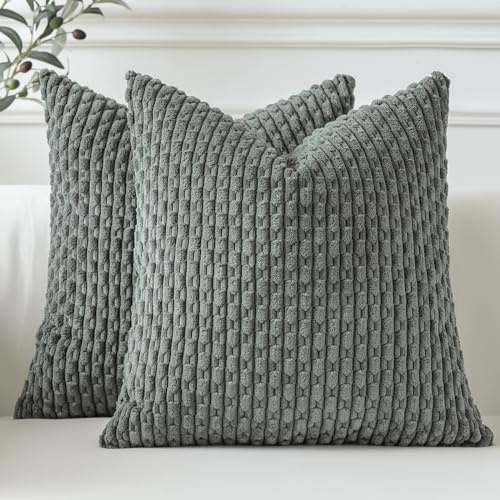 Sungeek 2er Set Kordsamt Kissenbezüge, Dekorativ Zierkissenbezüge Weich Kissenbezug Dekokissen Sofakissen Boho Deko Bezug Kissenhülle für Sofa Schlafzimmer Wohnzimmer (45x45 cm, Dunkelgrau)