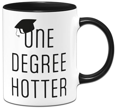 Tasse One Degree Hotter - Geschenk zur bestandenen Prüfung zum Bachelor, Abi, Abitur oder Studium - Kaffeetasse lustig - Master Abschluss Geschenke (Schwarz)