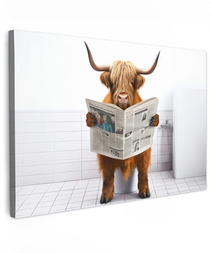 MuchoWow© Bild auf Leinwand Groß 120x80 cm XXL Schlafzimmer Bilder Wand Deko Wohnzimmer Modern Wanddeko Bilderwand Geschenk Schottisches Hochlandrind - Highland Cow - Zeitung - Toilette - WC - Kuh