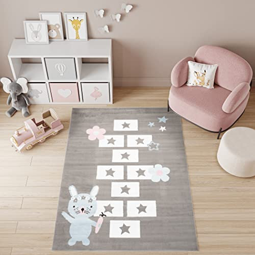 TAPISO Baby Tapis de Chambre Enfant Bébé Fille Garçon Adulte Design Moderne Gris Bleu Clair Blanc Rose Motif Marelle Petit Lapin Tapis de Jeu Poil Court Fin Doux Résistant 80 x 150 cm