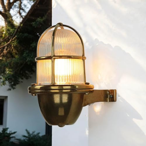 Licht-Erlebnisse Außenwandleuchte aus Messing Riffelglas maritim rostfrei IP64 Premium Schiffslaterne Hoflampe Antik