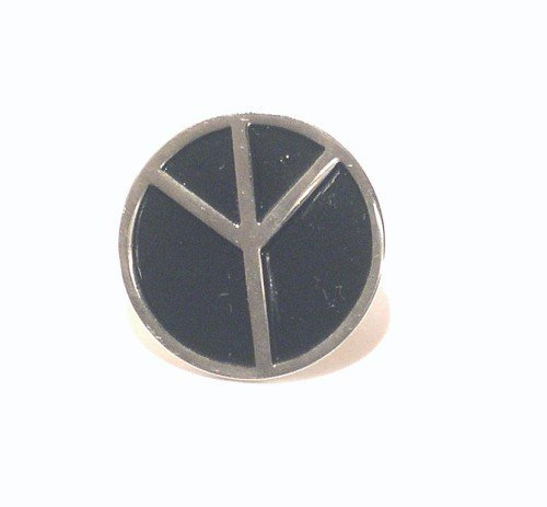 Broche en métal émaillé noir CND symbole de la paix