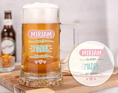 Made in Gift Jarra de Cerveza de Vidrio 50 Centilitros con Asa “Mejor Madre del Mundo” Personalizada con Impresión a Color de Nombre y Corazones Rosas como Regalo Original para el Día de la Madre