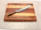 Ensemble d'offres Kai Shun Premier Tim Mälzer | TDM-1705, couteau à pain damas japonais ultra-pointu | + grande planche à découper solide de Kai 40x30 cm | Prix de vente: 279 €