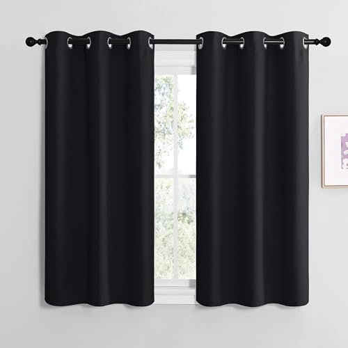 NICETOWN Scheibengardinen Blickdicht Vorhang Schwarz Kurze Gardinen mit Ösen 2er Set H120 x B107 cm Küchengardinen Fenster Gardine Thermo Vorhänge Kurzgardine Verdunkelungsvorhang, H120 x B107 cm