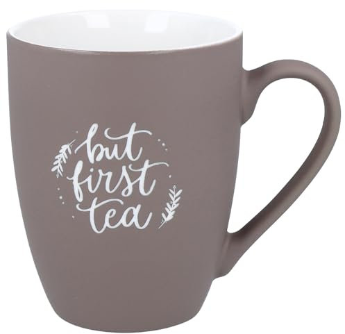 Spruchreif | Soft-Touch Tasse Taupe But first Tea – Beidseitig gravierte Tasse mit Spruch | Stilvolles Geschenk für Teeliebhaber & Genießer | 350 ml