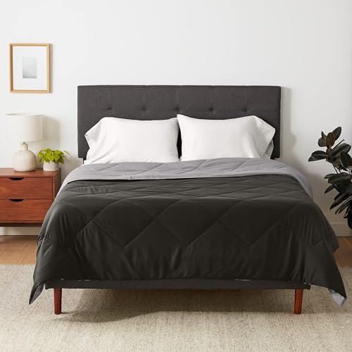 Amazon Basics Steppdecke aus Mikrofaser, beidseitig verwendbar, 220 x 240 cm, Grau/Schwarz