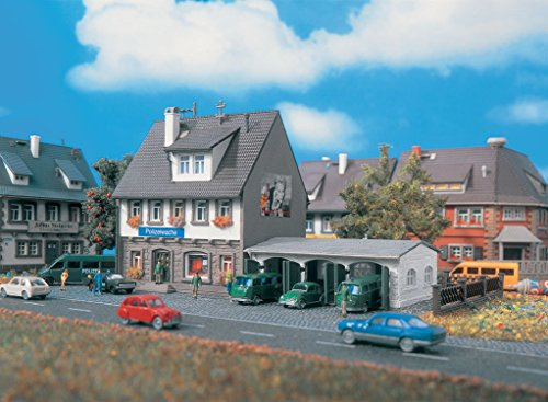 47776 Polizeiwache mit Garage, dreiständig