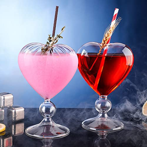 HGUIM Lot de 2 verres à cocktail en forme de cœur - 240 ml - Verres à vin uniques avec paille en verre - Verres à martini créatifs - Verres à martini en verre transparent pour femme - Pour soirée à