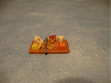 1:12 Scale Dolls House Miniatures Cheese Board D2277