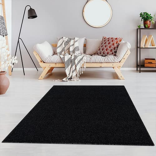 Fashion4Home Teppich Wohnzimmer – Einfarbig, Uni Teppich fürs Kinderzimmer, Schlafzimmer, Arbeitszimmer, Büro, Flur und Küche - Kurzflor, Anthrazit-Schwarz, Größe: 140x200 cm
