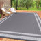 HappyTrends, Outdoor-Teppich, Terrassenteppich, wendbar, tragbar, Kunststoff-Strohteppich, Camping-Teppiche für den Außenbereich, Wohnmobil, groß, wasserdicht, Balkon (1.8x2.9 m, weiß und grau)