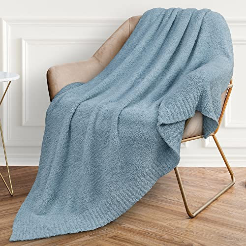 PAVILIA Superweiche Überwurfdecke für Couch, flauschig, gemütlich, leicht, hellblau, flauschig, warm, Strickdecke für Bett, Sofa, Schieferblau, 127 x 152 cm