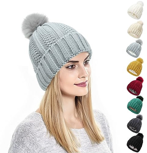 Kunyeah Berretto invernale da donna lavorato a maglia con pompon foderato in seta satinata, caldo cappello a tinta unita per donne e ragazze, grigio chiaro, taglia unica