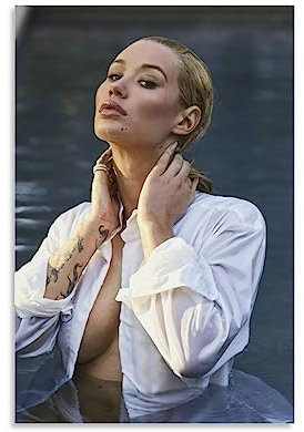 UMCHU Iggy AZALEA Rap Singer Poster Dekorative Malerei Leinwand Wandkunst Wohnzimmer Poster Schlafzimmer Malerei,Wandkunst Bilddruck Moderne Familienzimmer Dekor 20x30inch(50x75cm)