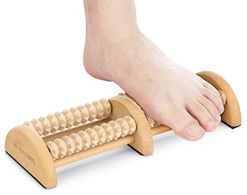 Navaris Fußmassageroller aus Holz - Fußmassagegerät - Gerät zur Fußmassage für beide Füße - Massage Roller für den Fuß - Massagegerät