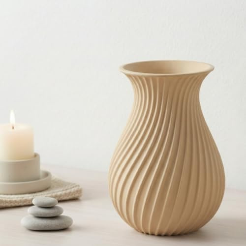 FynDesign Moderne Vase LYSA (18cm) – Skandinavische 3D-Druck PLA Deko Vase für Tisch & Regal, für Trocken- & Frischblumen, Made in Germany, Matt-Beige