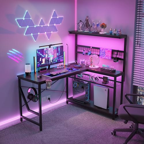 Bestier - Scrivania da gaming da 42 l, con prese di corrente, luci LED, scrivania angolare reversibile con 4 ripiani, portabicchieri e gancio, marmo nero