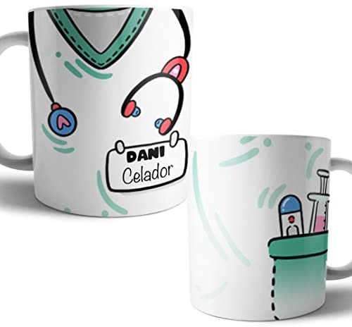 Kartoon Kase Taza Original Personalizada con Nombre | Taza Bata Uniforme Profesiones de Cafe Desayuno para Regalar Enfermera Medica Auxiliar Tcae Enfermeria (Blanco)