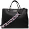 Emporio Armani Borsa a mano Nera con tracolla regolabile, estraibile logo All Over. Targhetta nella parte anteriore con logo. Pochette interna estraibile con chiusura zip. Chiusura bors