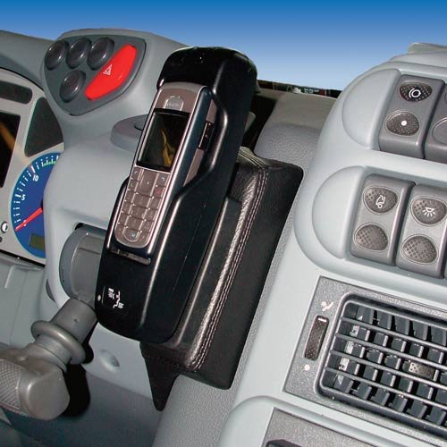 KUDA Handyhalterung passend für Iveco Stralis AD & Iveco Stralis at & Iveco Trakker ab 2003 bis 2013 - Telefonkonsole für Smartphones, Handy, Navi und mehr - Kunstlederkonsole, schwarz, 011075