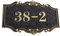 Hausnummer Schild mit Gravur Personalisiert Türschild Acryl Hausschilder Selbstklebend Haustürschild Büro Hotel Gasthaus Zimmernummer Platte Vintage Tür Plakette Dekorativ Wand Schild mit 1-4 Zahlen