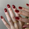 Noerrors Lot de 32 faux ongles courts carrés - En acrylique - Couleur bordeaux brillant - Couverture complète - Pour femmes et filles