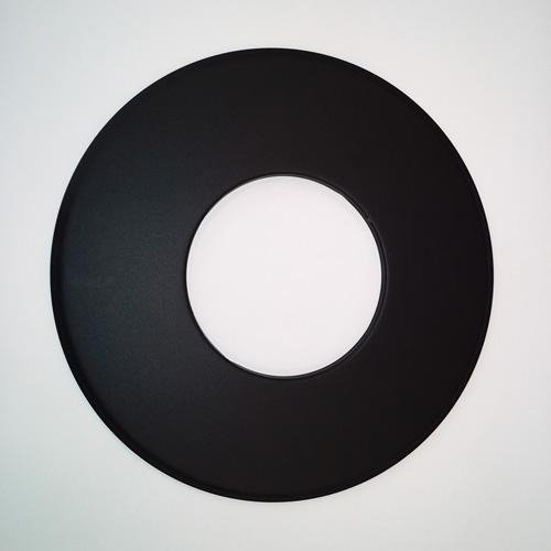 Rosette mit 90 mm breitem Rand, Senotherm, Schwarz, ø 150 mm, geeignet für Kaminöfen
