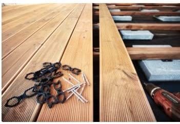 Terrassendielen Sibirische Lärche für Ihre Terrasse Balkon Wandverkleidung Poolbretter Terrassenbelag Terrassenholz (150cm feine Riffelung)