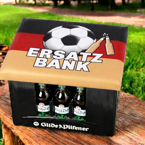 CULT at home Bierkastensitz Deutschland Flagge Bierkistensitz Sitzkissen Bierkiste Fußball WM Fanartikel 2026 Campinghocker Sitzkissen für Bierkasten Geschenke für Männer Geschenke - 44x34 cm