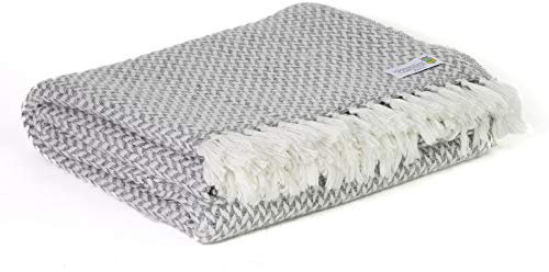 Les Jardins de la Comtesse - Plaid Confort Ultra Chaud en Cachemire 4 Fils et Laine - Motifs Chevrons Gris Souris (140 x 230 cm) Jeté de Canapé/Lit Chic et Raffiné à Grosses Mailles/Ultra Doux