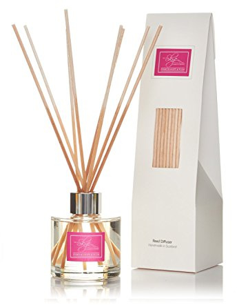 Isle of Skye Candle Company Pomegranate & Plum Reed Diffuser | Premium Fragrance | Hand-poured in Scotland | Effortless home fragrance | 10 Weeks Diffuse Time | Plant-based, sustainable augeo