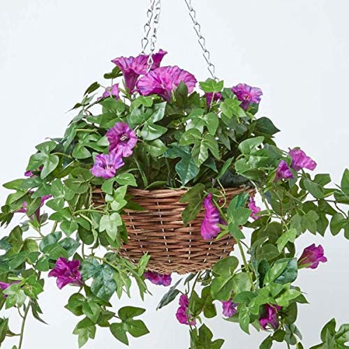 Homescapes Hängende Künstliche Blume Petunien im Topf, Deko Künstliche Hängepflanze im Weide Blumenampel mit Kette und Haken, Hängende Kunstpflanze im Hängeampel, lila