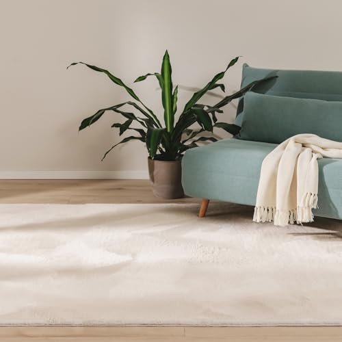 benuta Basic Kunstfaser Fellteppich Furry - Beige 80x150 cm - Weicher Wohnzimmerteppich - Anti-Rutsch-Rückseite - Waschbar - Für Fußbodenheizung geeignet
