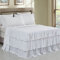 CHIXIN Tagesdecke, Rüschenrock, 76,2 cm lang, 3 Schichten, Shabby-Chic-Stil, Bauernhaus-Stil, leicht, 3-teiliges Set, Queen, Weiß