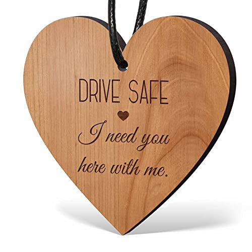 Personalisierter Autospiegel Anhänger Herz - Rückspiegel Anhänger aus echtem Holz mit eigener Gravur - Autozubehör Innenraum Deko - Spiegelanhänger Autoanhänger als Autodeko innen für Frauen & Männer